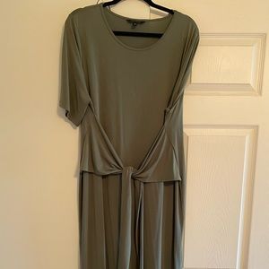 Banana Republic women’s dress never worn!!